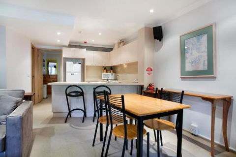 Lhotsky Apartments - Accommodation Bookings 1