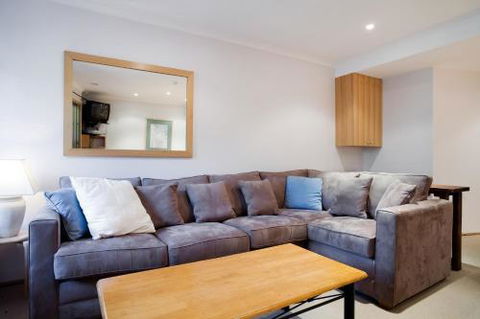 Lhotsky Apartments - Accommodation Bookings 6