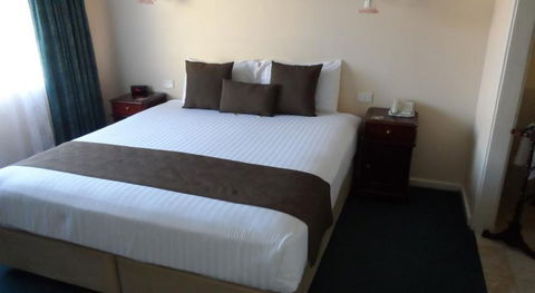 The Clifton & Grittleton Lodge - Accommodation Bookings 5