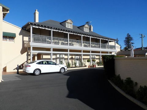 The Clifton & Grittleton Lodge - Accommodation Bookings 0