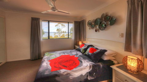 Dolphin Waters Tin Can Bay - Accommodation Bookings 5
