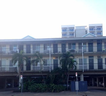 Adventurers Resort - Hostel - Accommodation Bookings 0