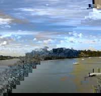Burnett Riverside Hotel - Accommodation Bookings