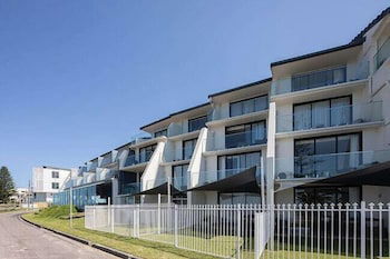 Ocean Front At The Entrance - Accommodation Bookings 2