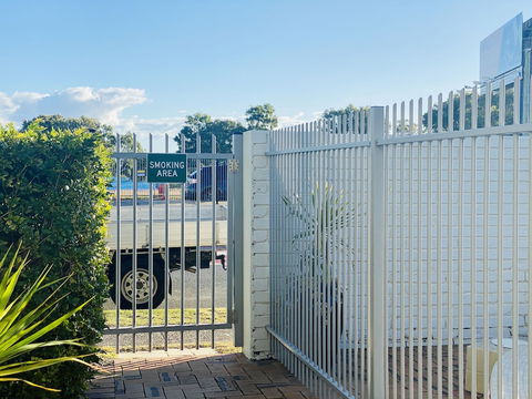 Tropicana Motel - Accommodation Bookings 3