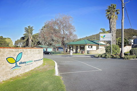 Albany Gardens Tourist Park - Accommodation Bookings 1