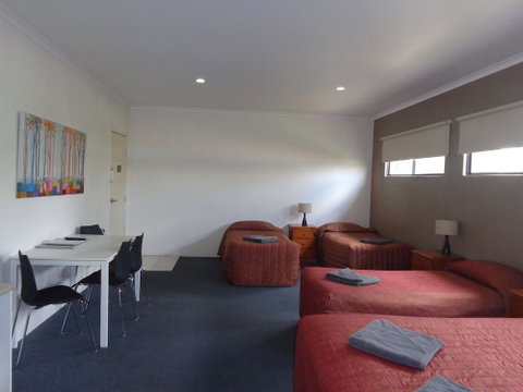 Artesian Spa Motel - Accommodation Bookings 6
