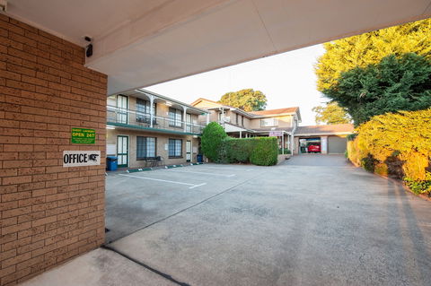 Jacaranda Place Motor Inn - Accommodation Bookings 1
