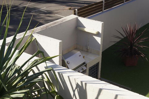 Noosa Parade Holiday Inn - Accommodation Bookings 6
