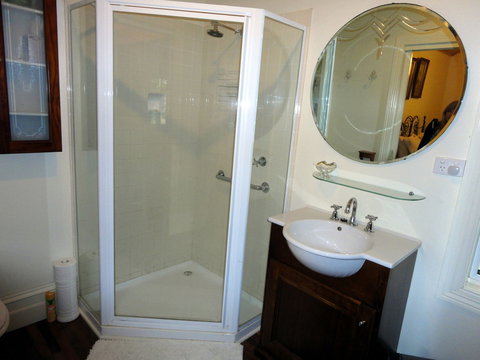 Stones Throw Cottage Bed & Breakfast - Accommodation Bookings 4