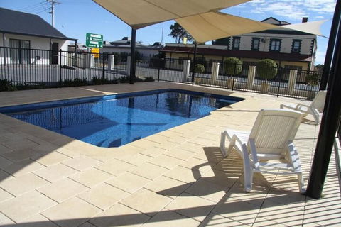 Red Earth Motel - Accommodation Bookings 4