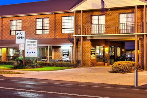 Holbrook Town Centre Motor Inn - Accommodation Bookings 2