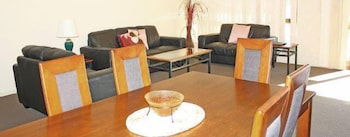 Aquarius Resort Holiday Apartments - Accommodation Bookings 3