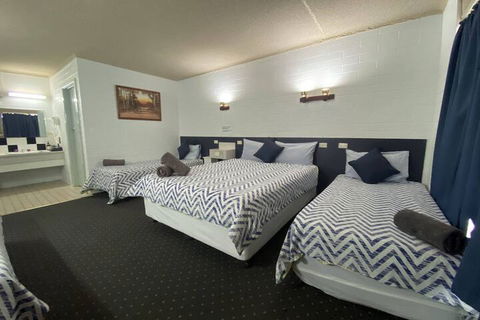 Capri Motel - Accommodation Bookings 4