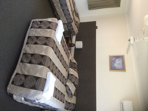 Hanging Rock Family Motel - Accommodation Bookings 6