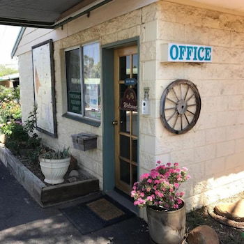 Oasis Motel Peak Hill - Accommodation Bookings 0