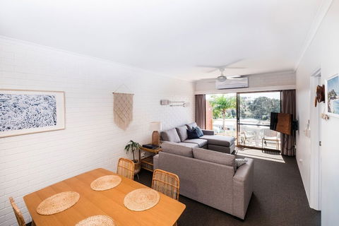 Mollymook Seascape Motel & Apartments - Accommodation Bookings 6