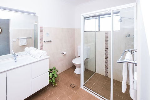 Mollymook Seascape Motel & Apartments - Accommodation Bookings 5
