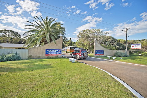 Acclaim Pine Grove Holiday Park - Accommodation Bookings 0
