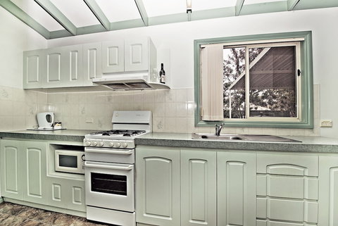 Acclaim Pine Grove Holiday Park - Accommodation Bookings 6