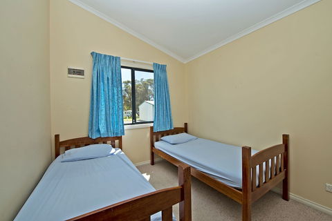 Acclaim Rose Gardens Beachside Holiday Park - Accommodation Bookings 4