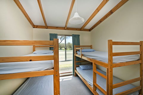 Acclaim Rose Gardens Beachside Holiday Park - Accommodation Bookings 3