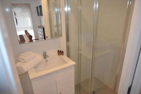The Pommy Tree - Accommodation Bookings 6