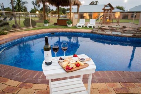 Howlong Golf Resort - Accommodation Bookings 2