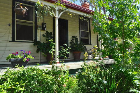 Sinnamons Cottage - Accommodation Bookings 1
