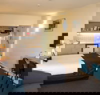 Shoreline Hotel - Accommodation Bookings