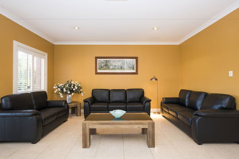 Colonial Court Villas - Accommodation Bookings 4