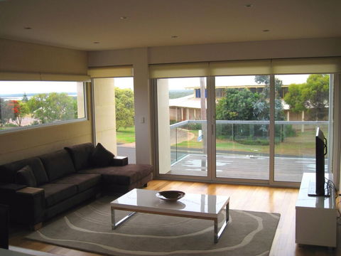 Alouarn Apartment 2 - Accommodation Bookings 5