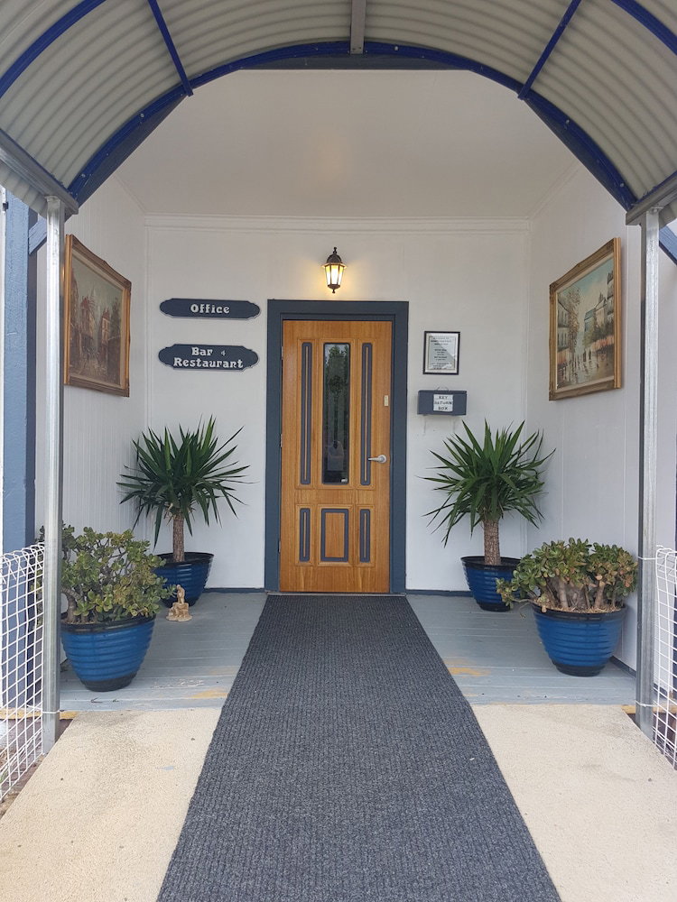 Three Moon QLD Accommodation Bookings