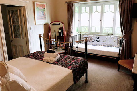 Number 12 Bed & Breakfast - Accommodation Bookings 3