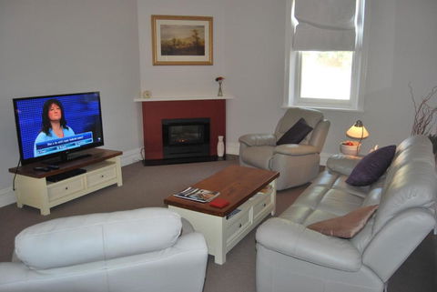 Jacaranda Cottage - Accommodation Bookings 1