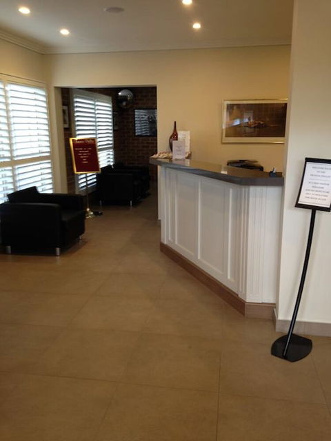 Francis Phillip Motor Inn - Accommodation Bookings 3