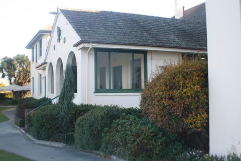 The Dormie House - On The Golf Course - Accommodation Bookings 1