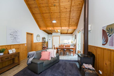 Country Lane Cottage - Accommodation Bookings 1