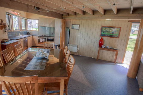 Sharpys Chalet - Accommodation Bookings 3
