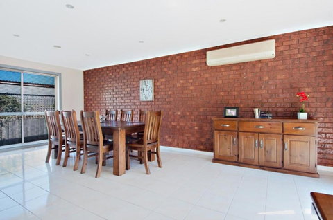 Skip Shop Splash - Accommodation Bookings 4