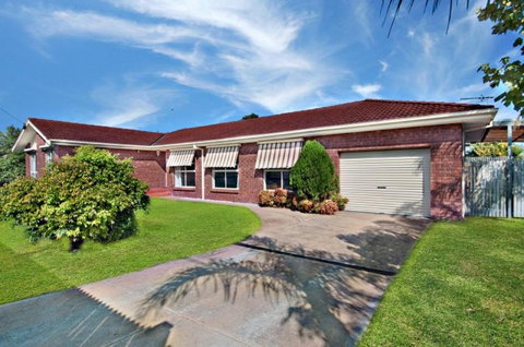 Skip Shop Splash - Accommodation Bookings 1