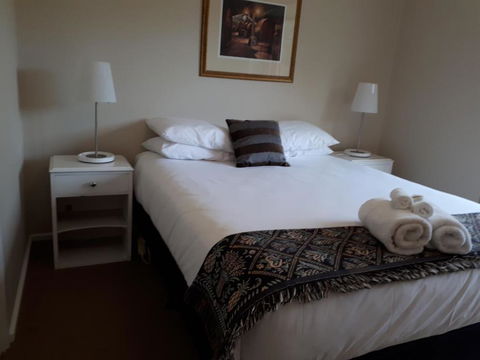 On The Banks - Accommodation Bookings 4