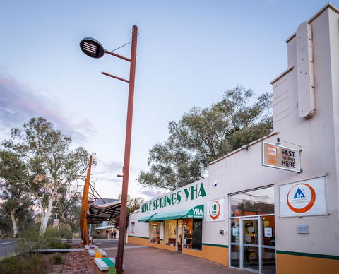 Alice Springs YHA - Hostel - Accommodation Bookings 0