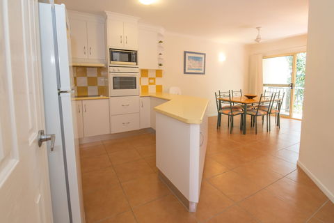 Beach Court - Accommodation Bookings 3