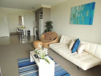 Airlie Central Apartments - Accommodation Bookings 2