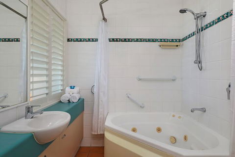Alex Seaside Resort - Accommodation Bookings 6