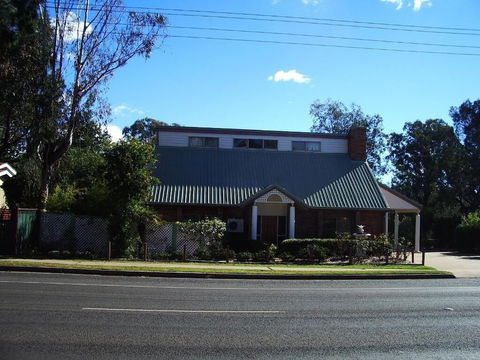 Park House Motor Inn - Accommodation Bookings 2