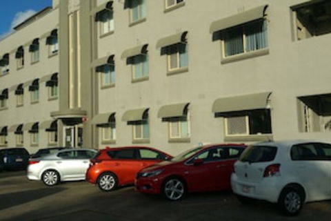 Hampton Court Apartments - Accommodation Bookings 0