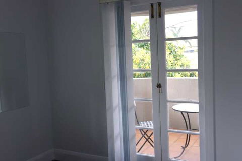 Hampton Court Apartments - Accommodation Bookings 4