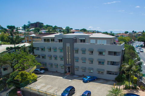 Hampton Court Apartments - Accommodation Bookings 1